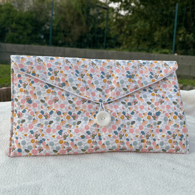 Pochette à livre de poche
