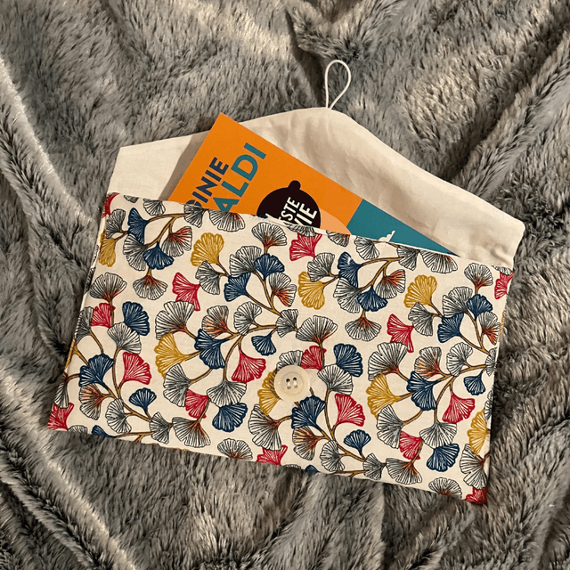Pochette à livre de poche