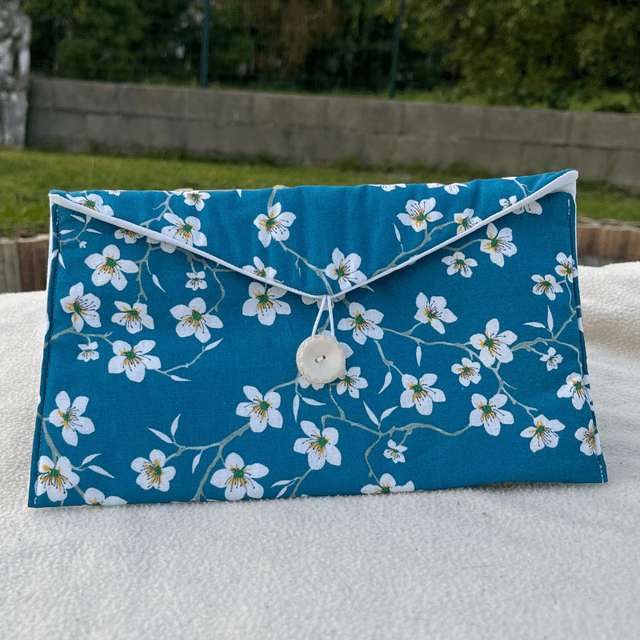 Pochette à livre de poche